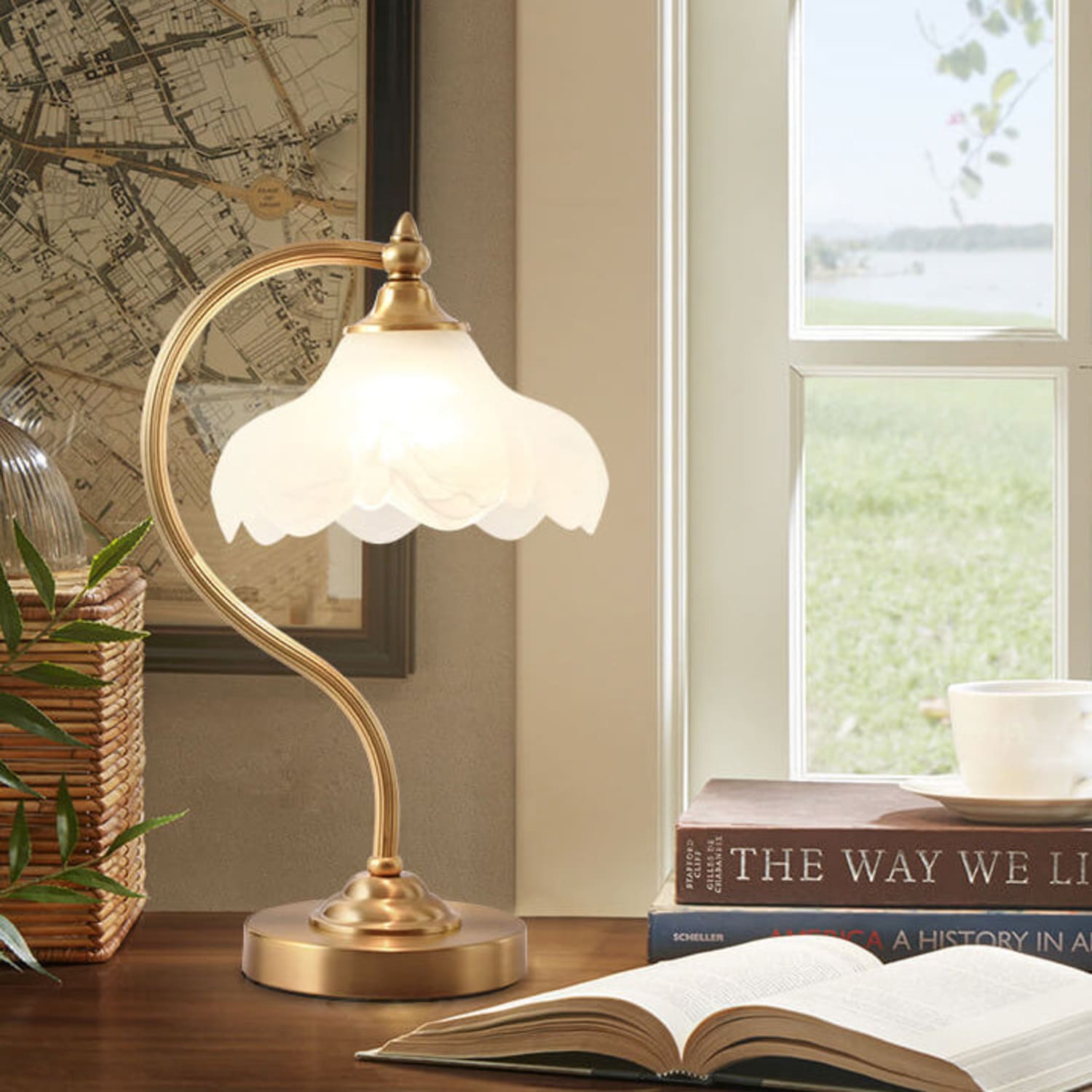 Vintage Brass Glass Petal Table Lamp