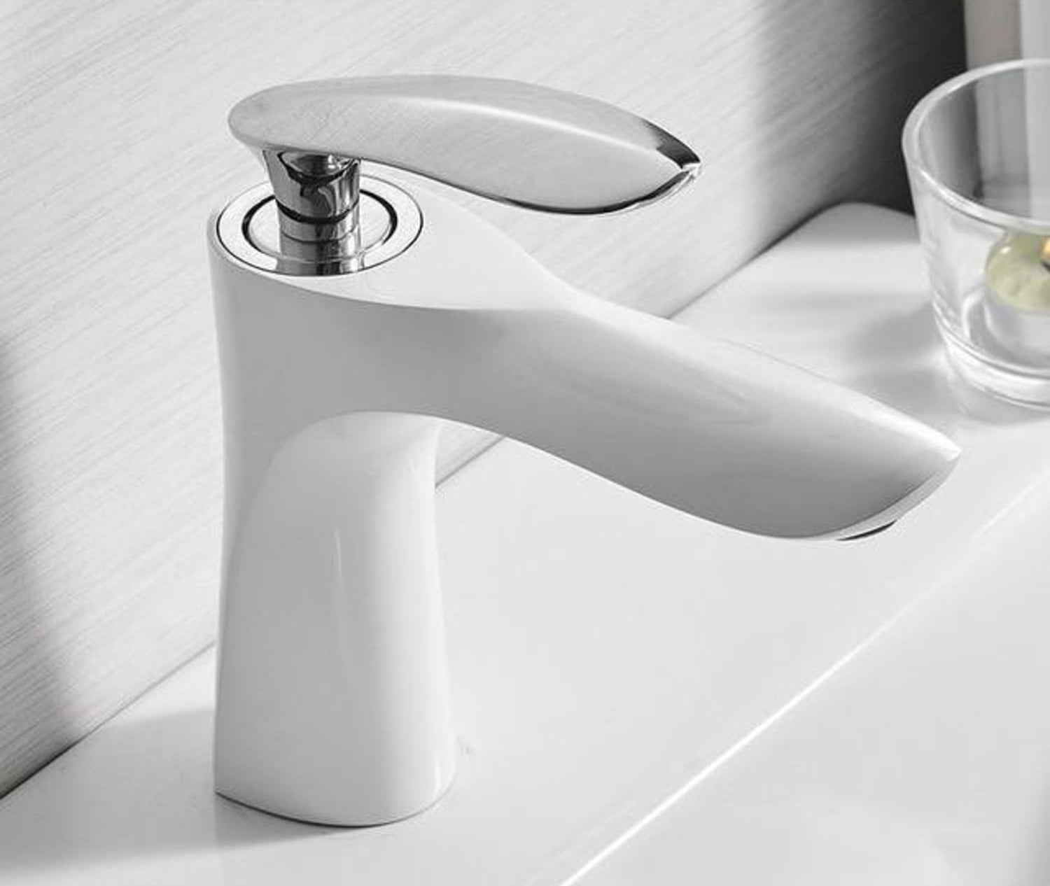 Modern Basin Faucet — Sculptural Single Hole Vanity Faucet