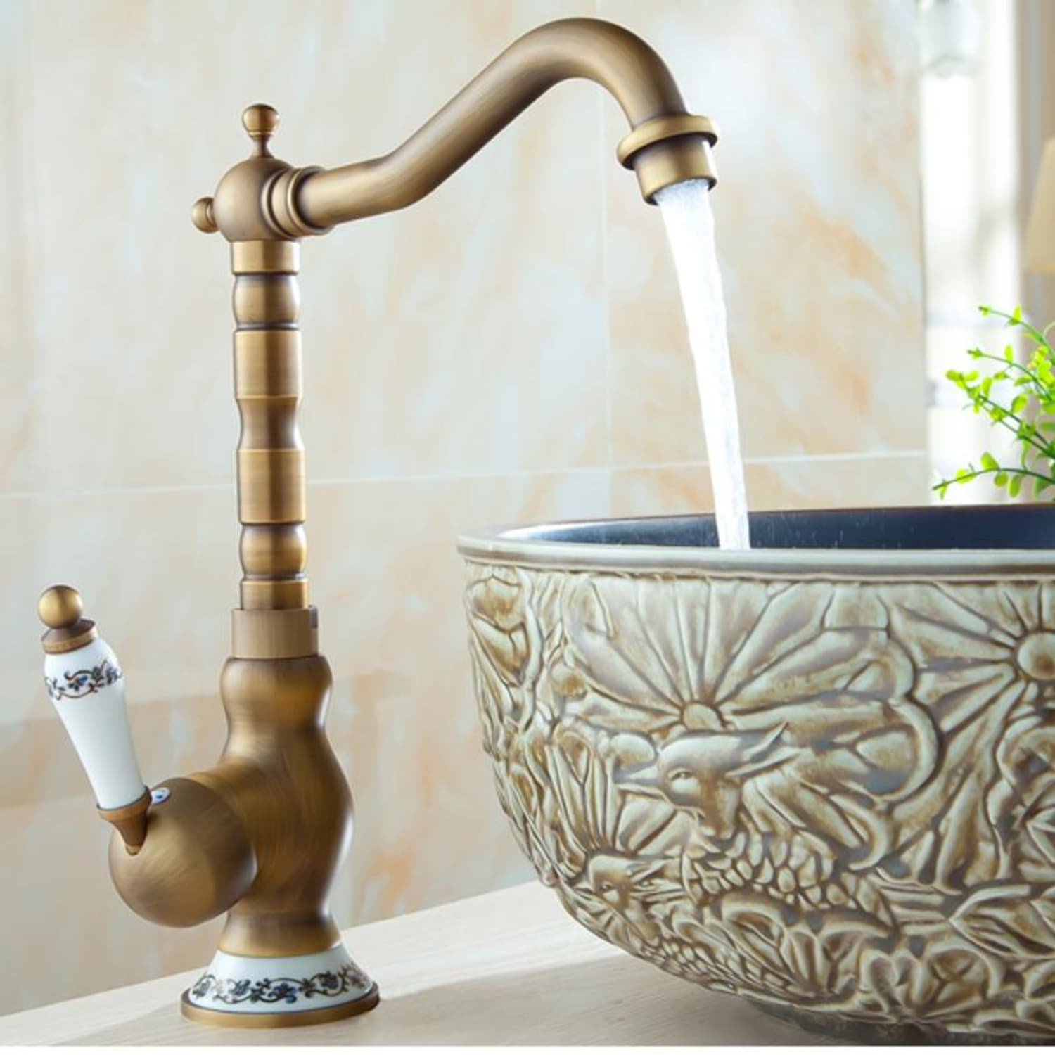 Vintage Brass Faucet — Single Hole Bathroom Vanity Faucet