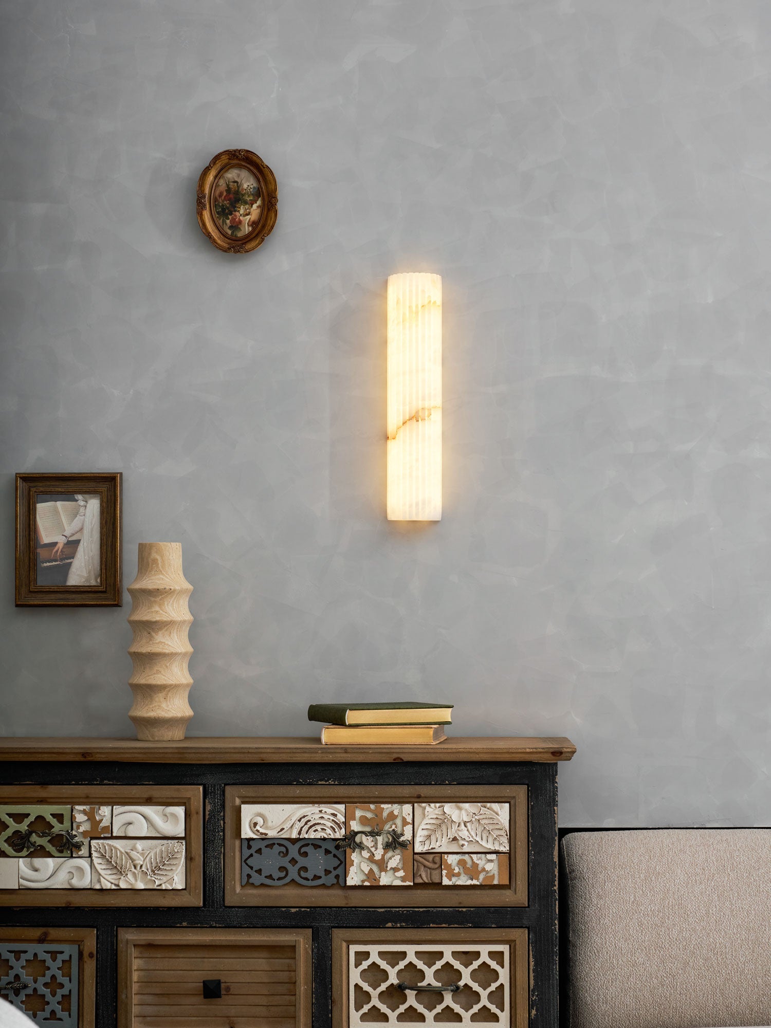 Alvia Alabaster Wall Light — Ribbed Stone Wall Sconce for Bedroom & Hallway