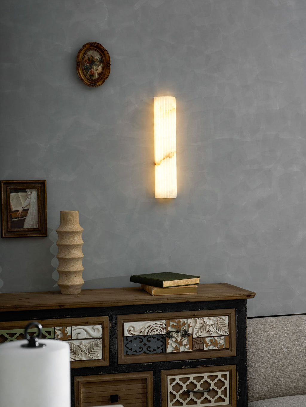 Alvia Alabaster Wall Light — Ribbed Stone Wall Sconce for Bedroom & Hallway