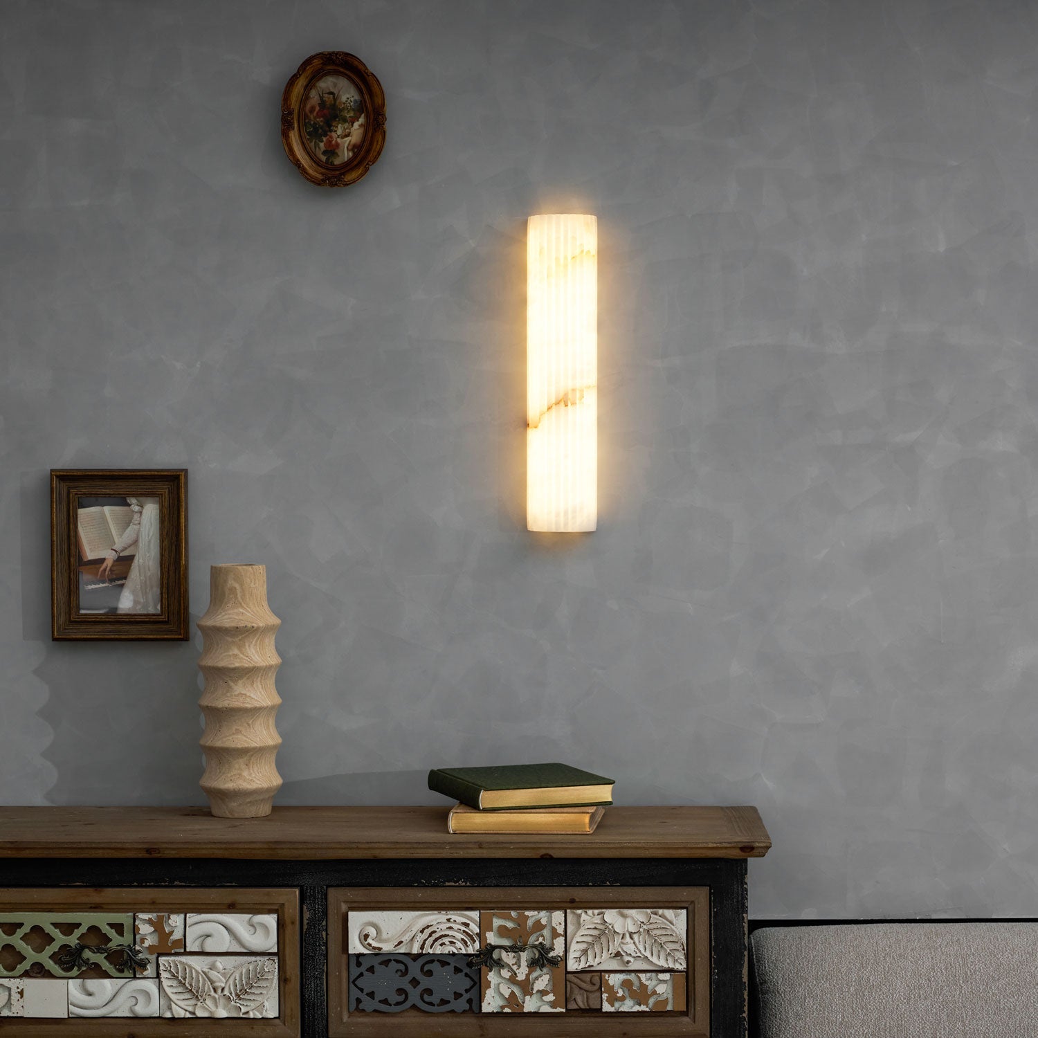 Alvia Alabaster Wall Light — Ribbed Stone Wall Sconce for Bedroom & Hallway