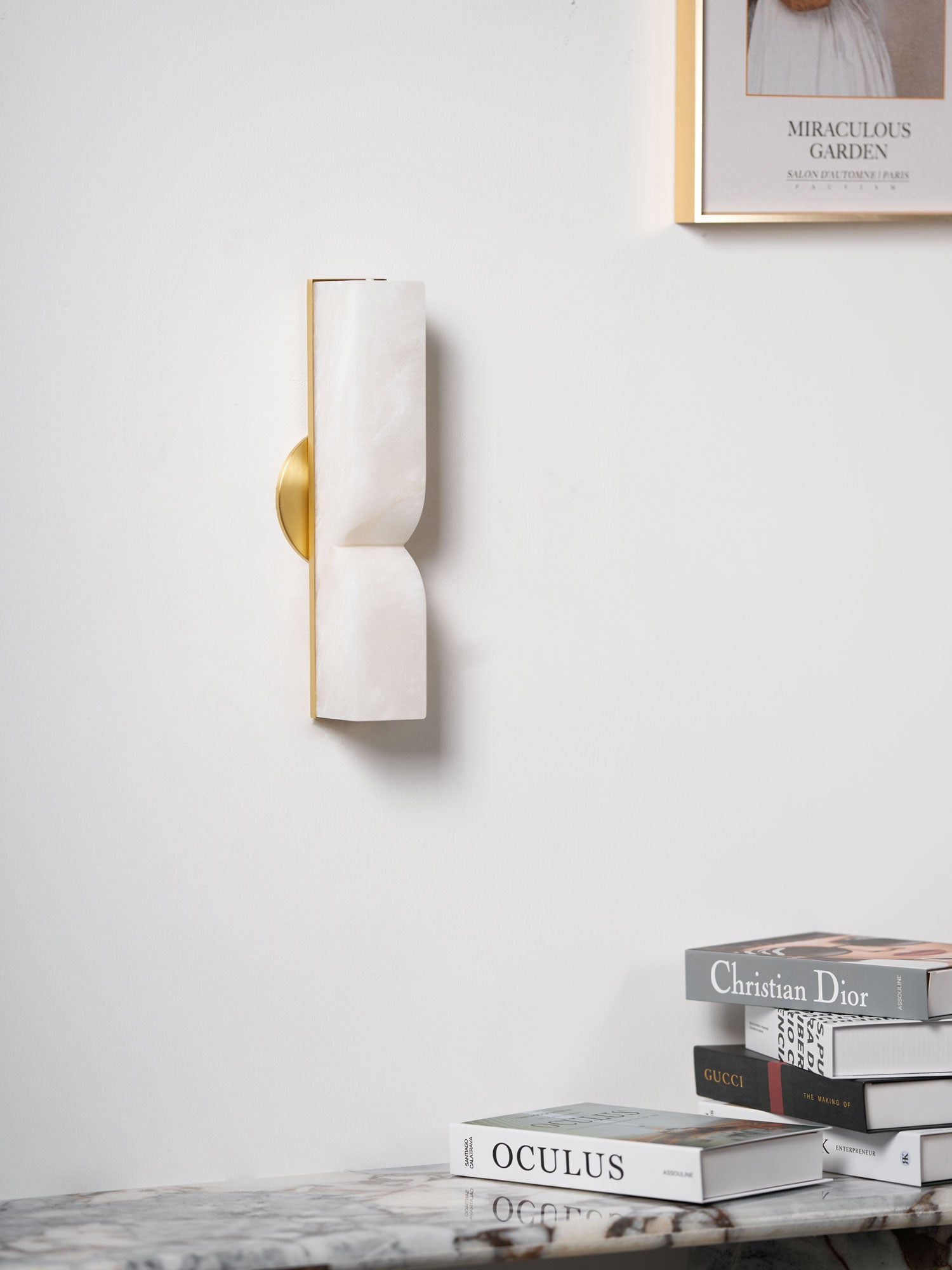 Alabaster Essence Wall Sconce — Carved Stone Wall Light for Bedroom & Hallway