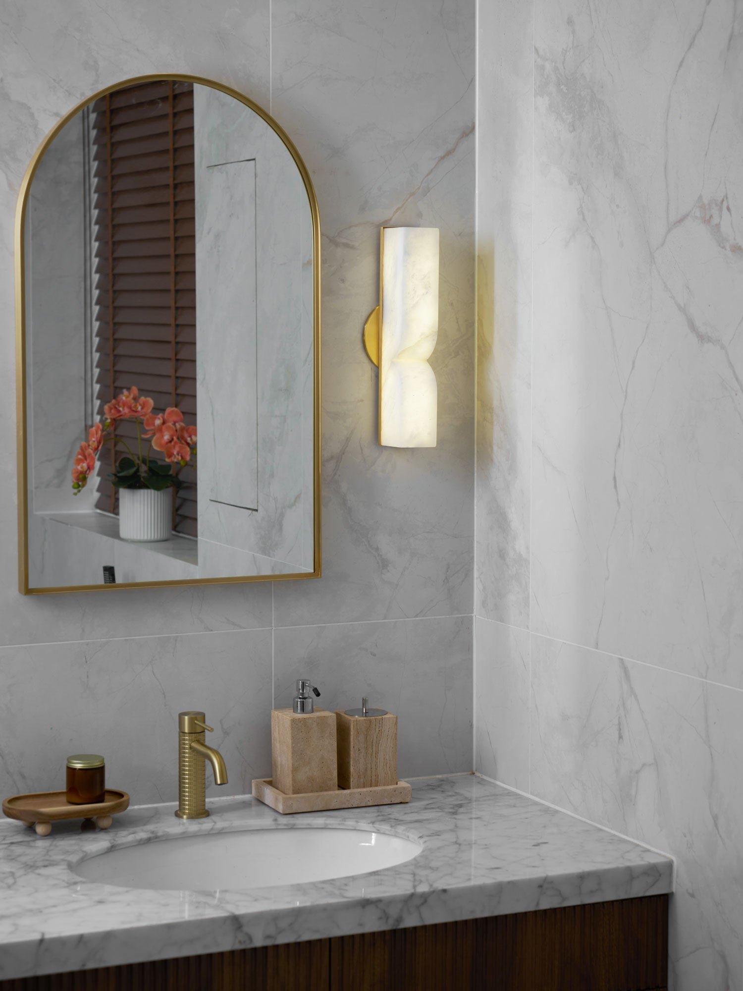 Alabaster Essence Wall Sconce — Carved Stone Wall Light for Bedroom & Hallway