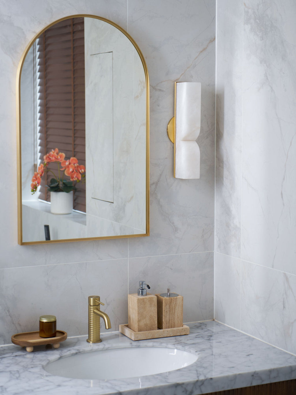 Alabaster Essence Wall Sconce — Carved Stone Wall Light for Bedroom & Hallway