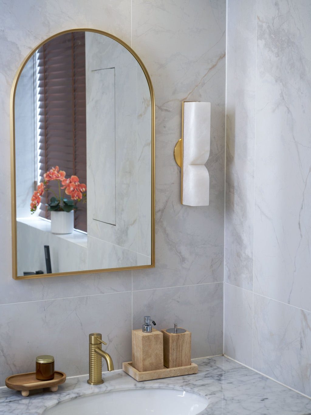 Alabaster Essence Wall Sconce — Carved Stone Wall Light for Bedroom & Hallway