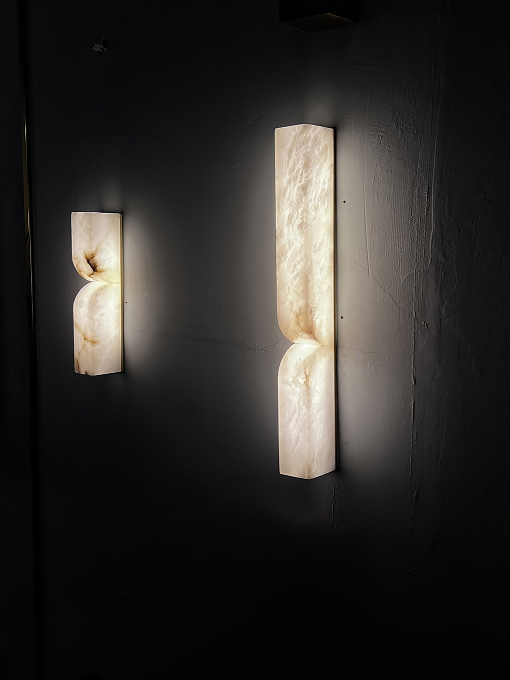 Alabaster Essence Wall Sconce — Carved Stone Wall Light for Bedroom & Hallway