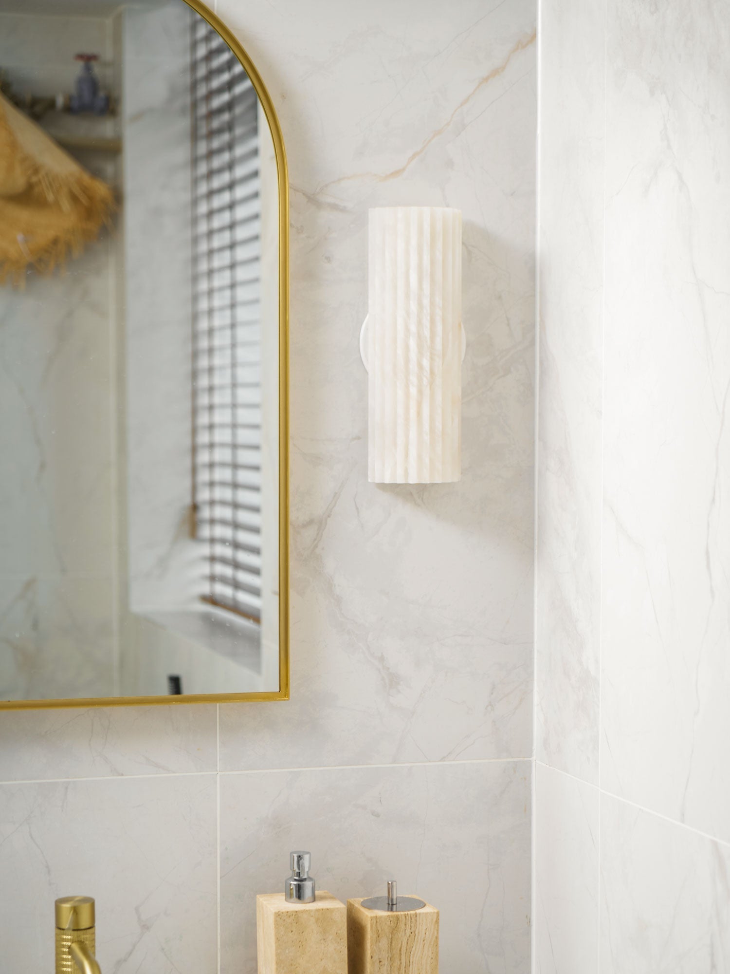 Alvia Alabaster Wall Light — Ribbed Stone Wall Sconce for Bedroom & Hallway