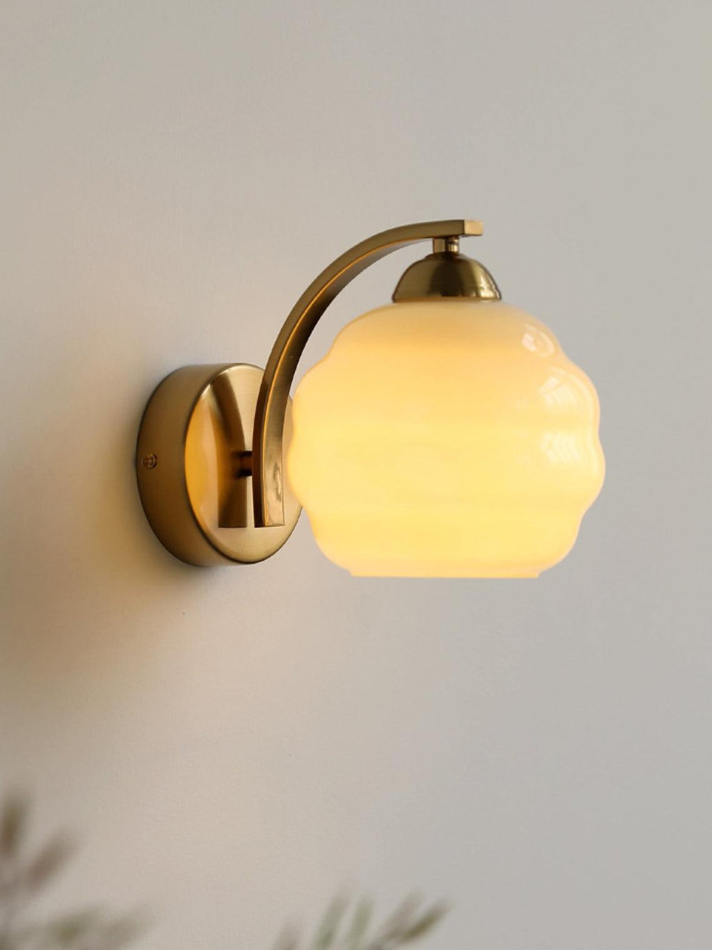 Art Deco Vintage Wall Lamp — White Glass Wall Sconce for Bedroom & Hallway