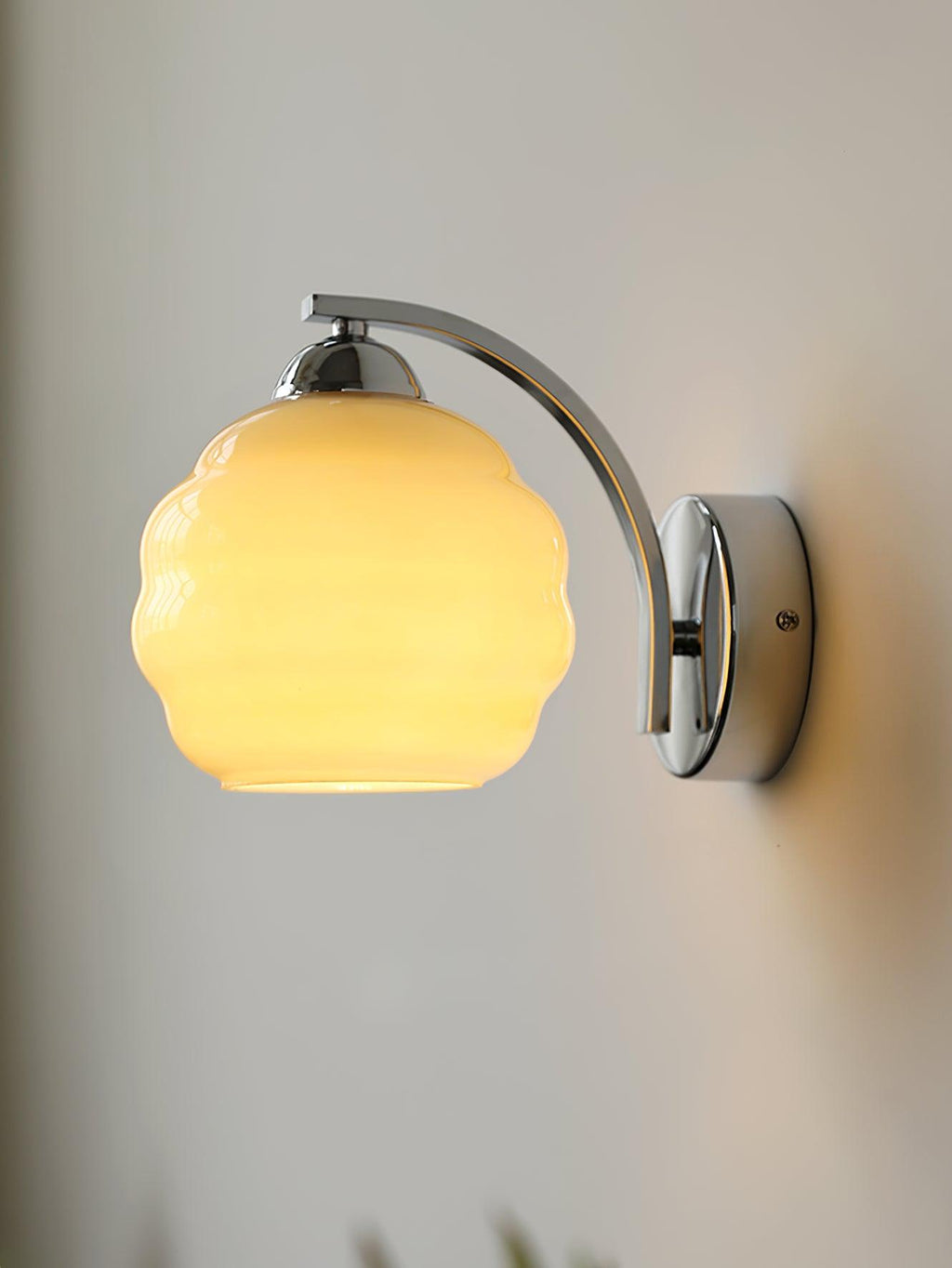 Art Deco Vintage Wall Lamp — White Glass Wall Sconce for Bedroom & Hallway