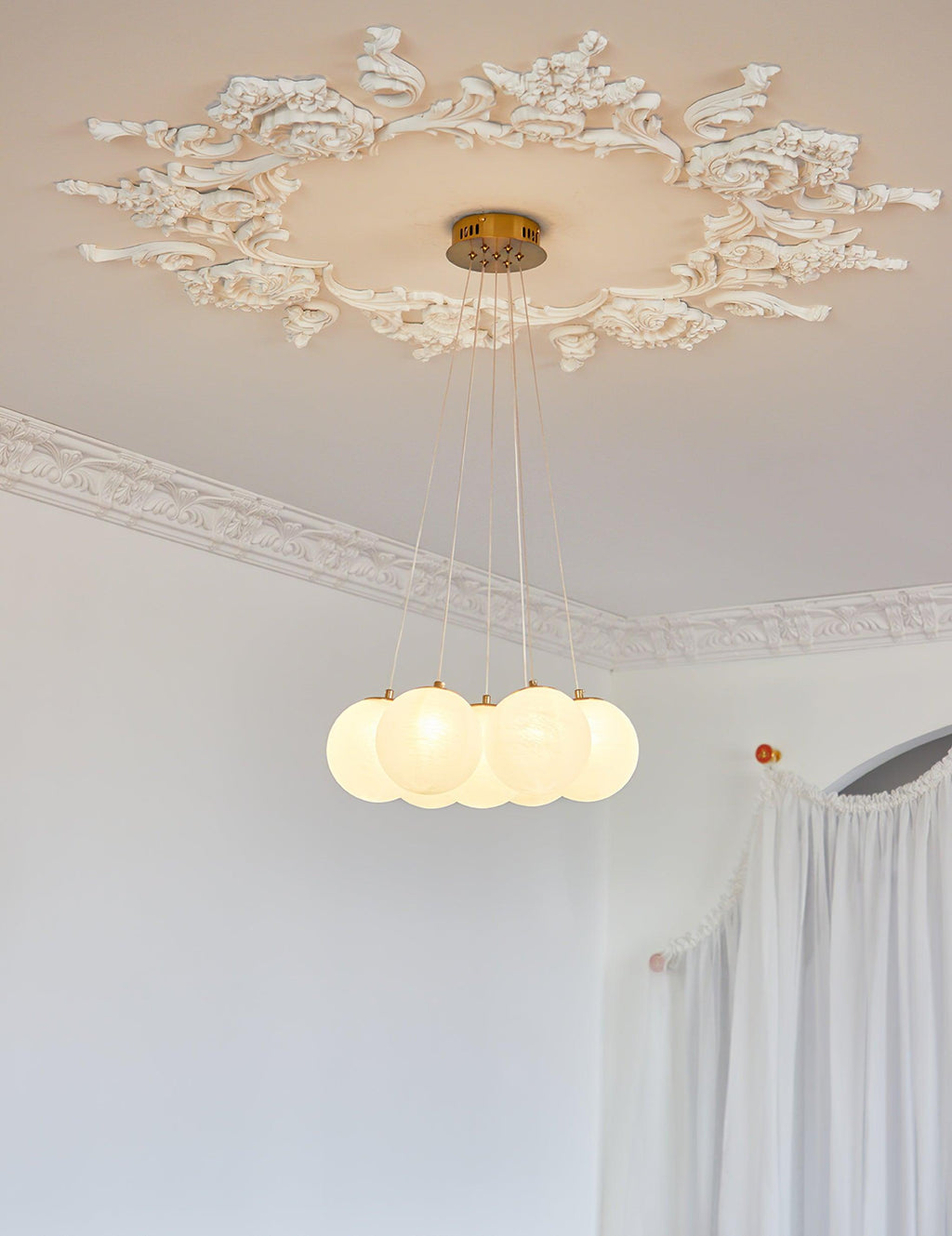 Glass Cluster Chandelier — Frosted Globe Cluster Ceiling Light for Dining Room