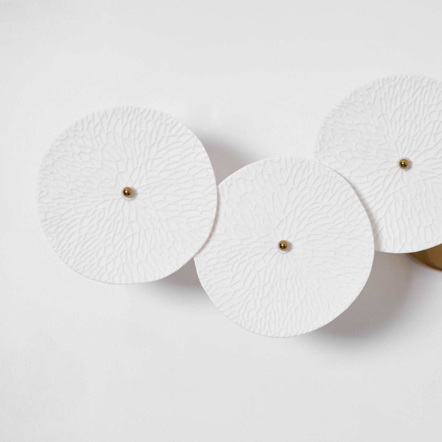 Lotus Petal Wall Lamp — Ceramic Floral Wall Sconce for Bedroom & Hallway