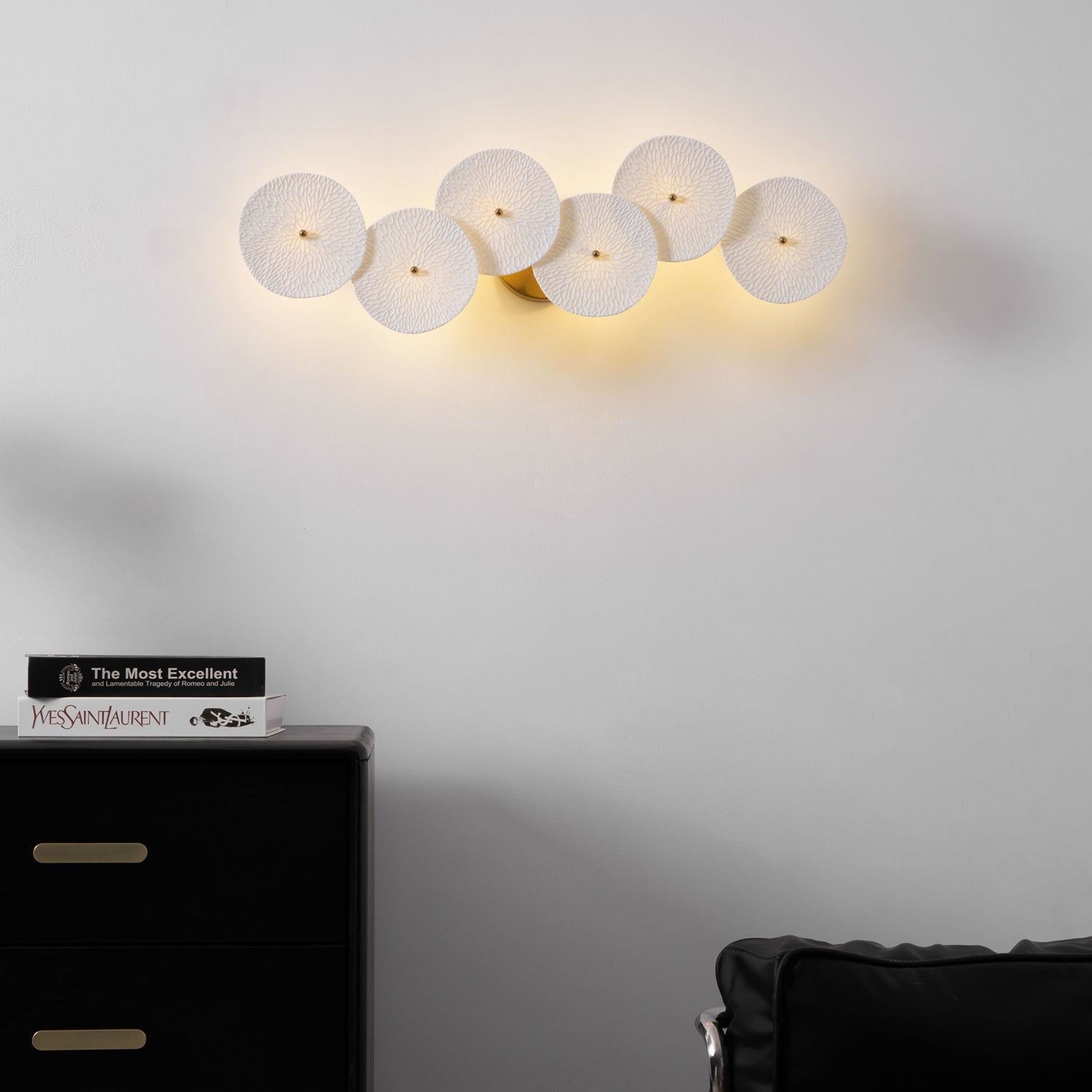 Lotus Petal Wall Lamp — Ceramic Floral Wall Sconce for Bedroom & Hallway