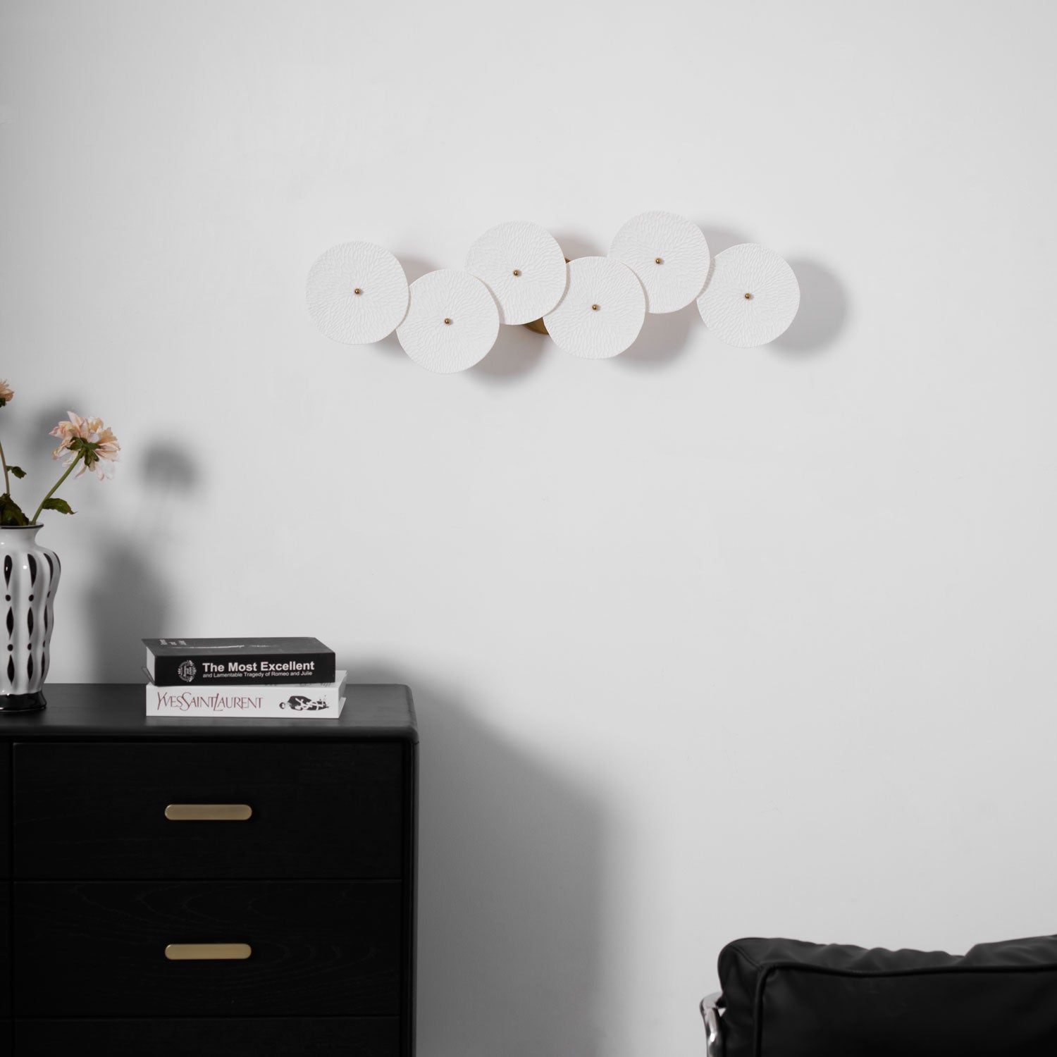 Lotus Petal Wall Lamp — Ceramic Floral Wall Sconce for Bedroom & Hallway