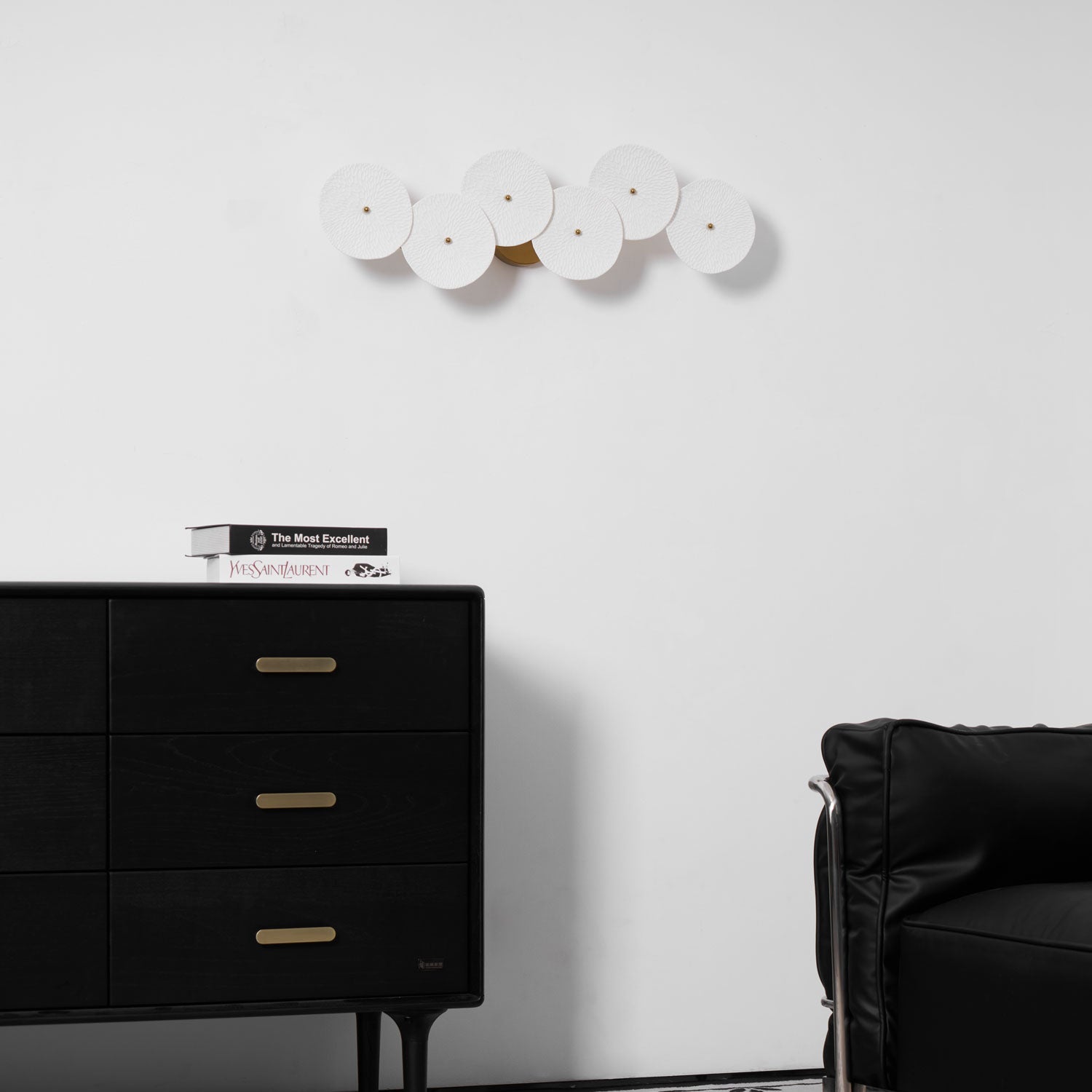 Lotus Petal Wall Lamp — Ceramic Floral Wall Sconce for Bedroom & Hallway