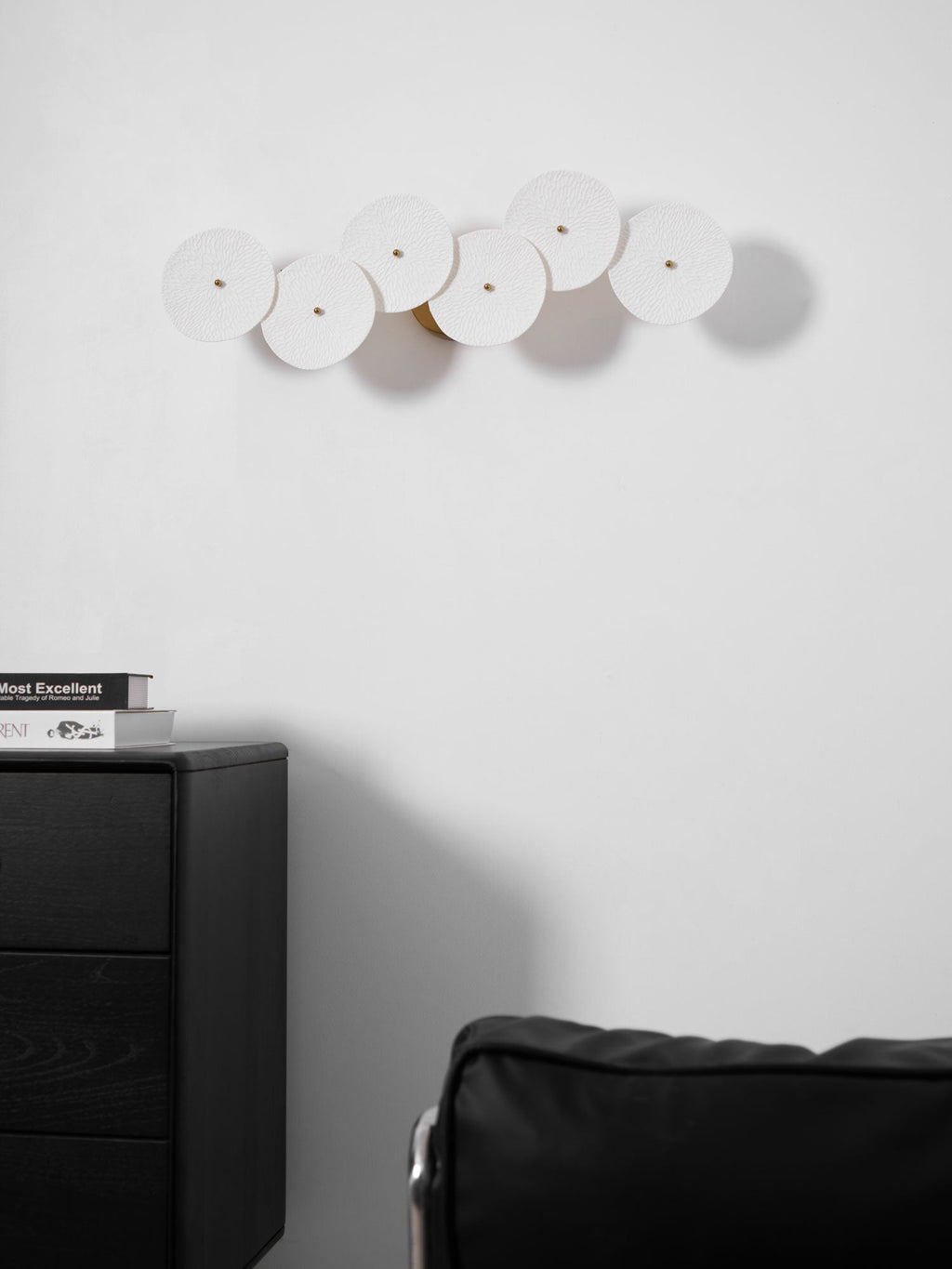 Lotus Petal Wall Lamp — Ceramic Floral Wall Sconce for Bedroom & Hallway