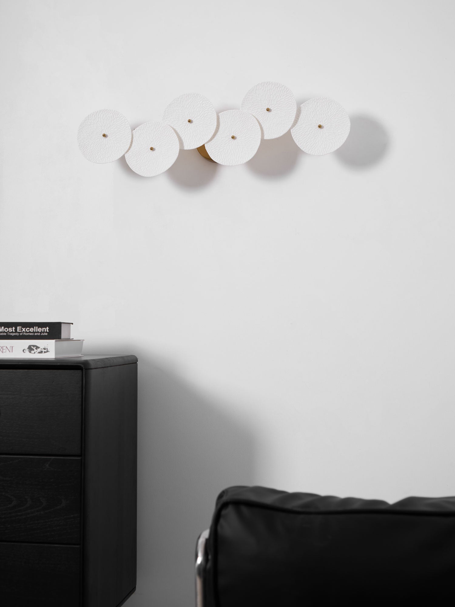 Lotus Petal Wall Lamp — Ceramic Floral Wall Sconce for Bedroom & Hallway