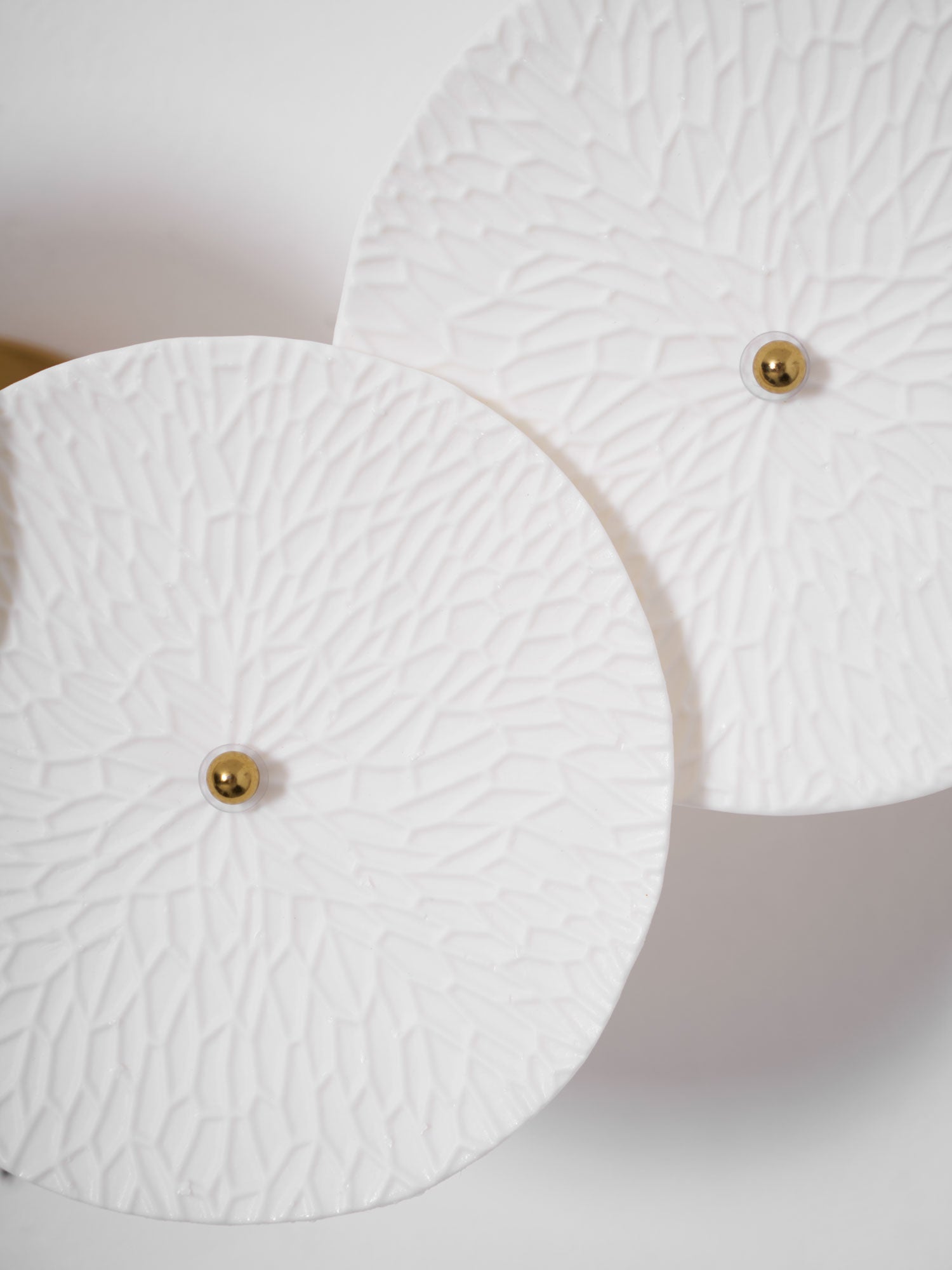 Lotus Petal Wall Lamp — Ceramic Floral Wall Sconce for Bedroom & Hallway