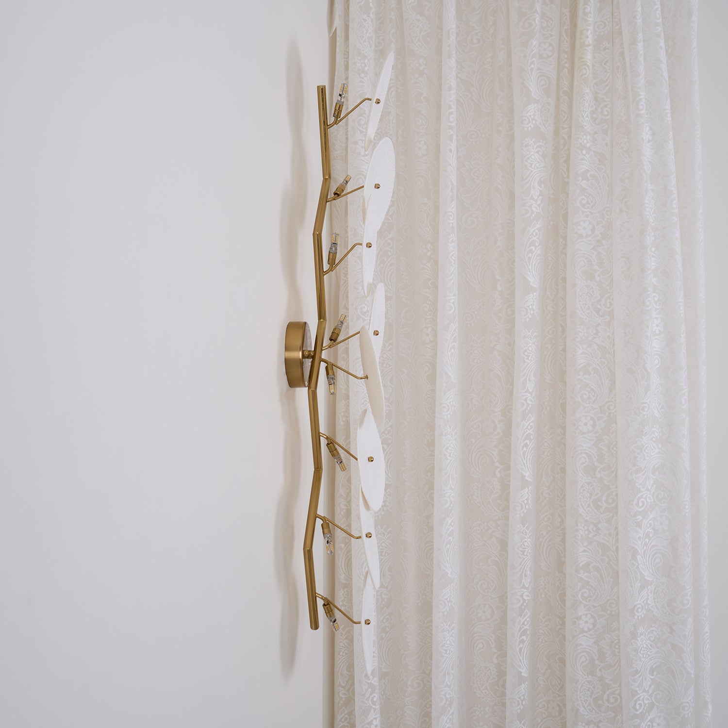 Lotus Petal Wall Lamp — Ceramic Floral Wall Sconce for Bedroom & Hallway