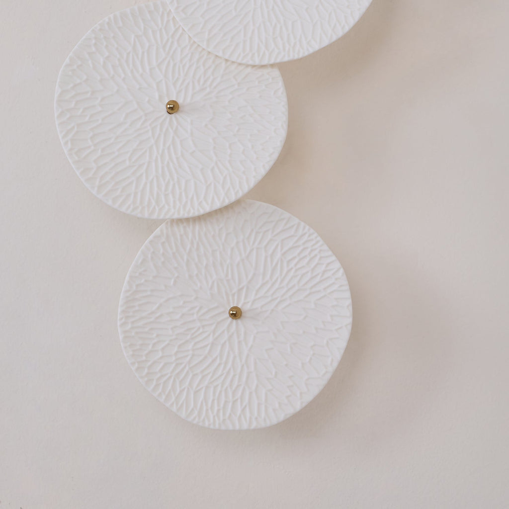 Lotus Petal Wall Lamp — Ceramic Floral Wall Sconce for Bedroom & Hallway