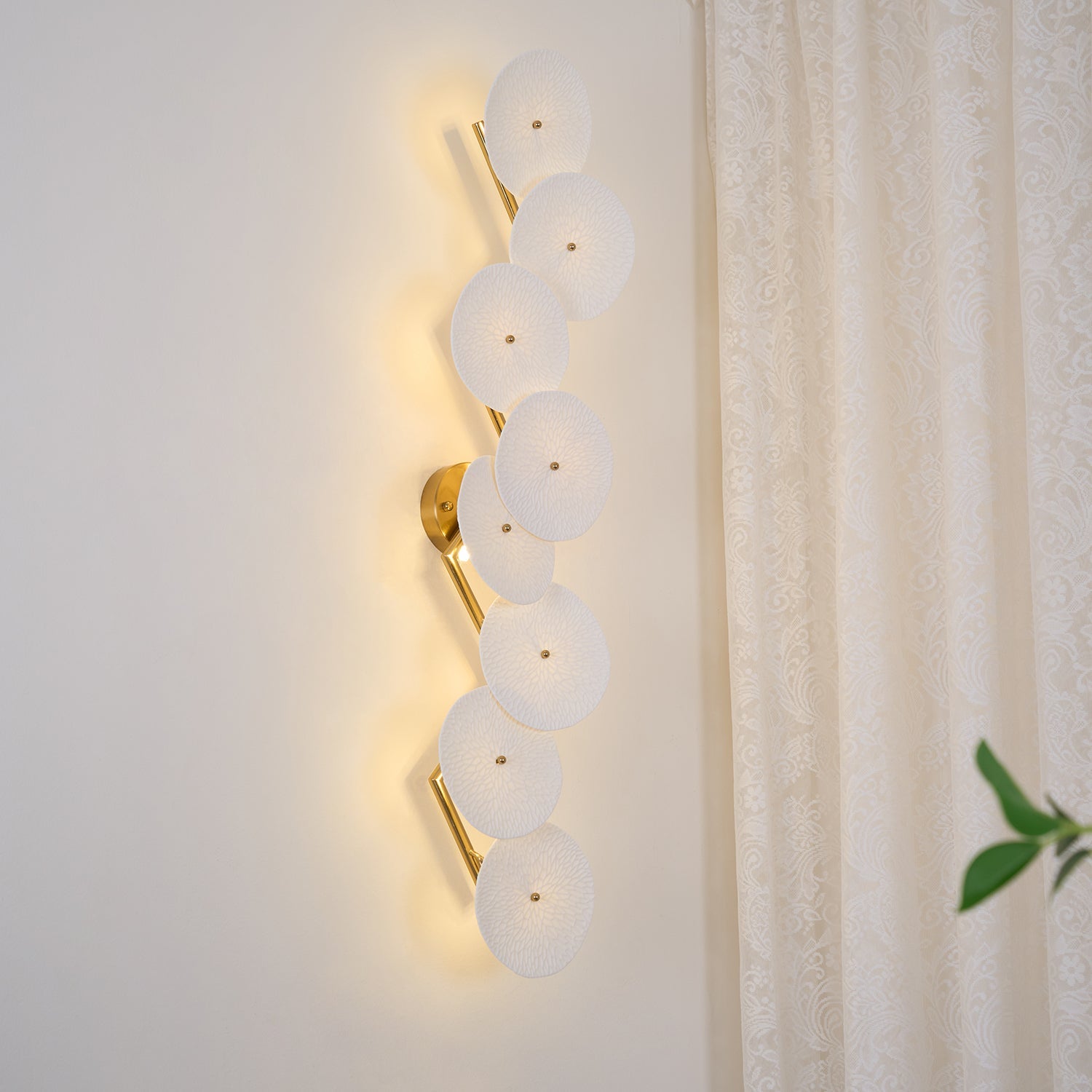 Lotus Petal Wall Lamp — Ceramic Floral Wall Sconce for Bedroom & Hallway