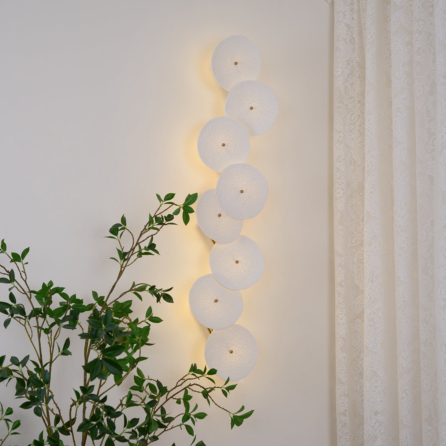 Lotus Petal Wall Lamp — Ceramic Floral Wall Sconce for Bedroom & Hallway