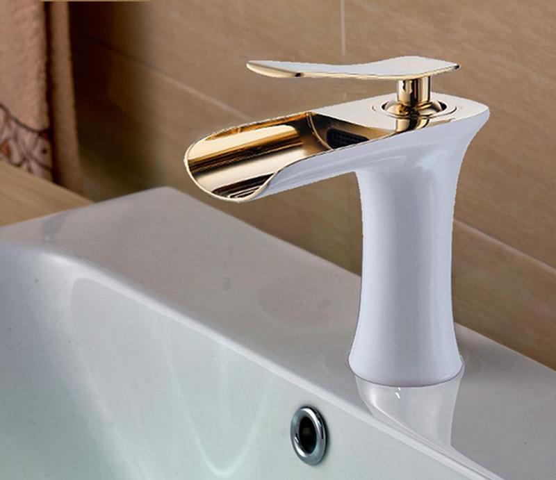 Waterfall Basin Faucet — Single Handle Bathroom Sink Faucet