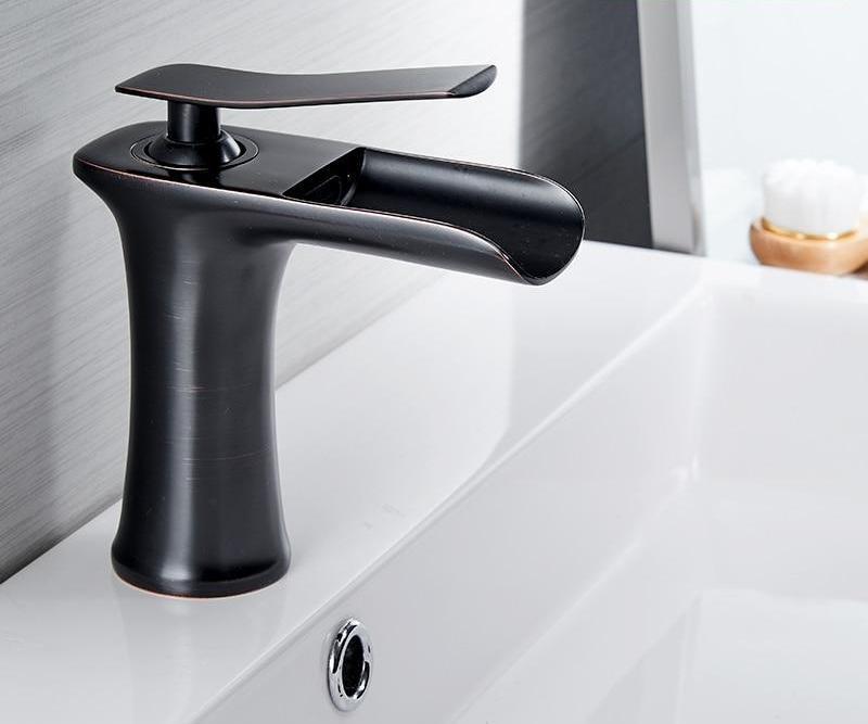Waterfall Basin Faucet — Single Handle Bathroom Sink Faucet