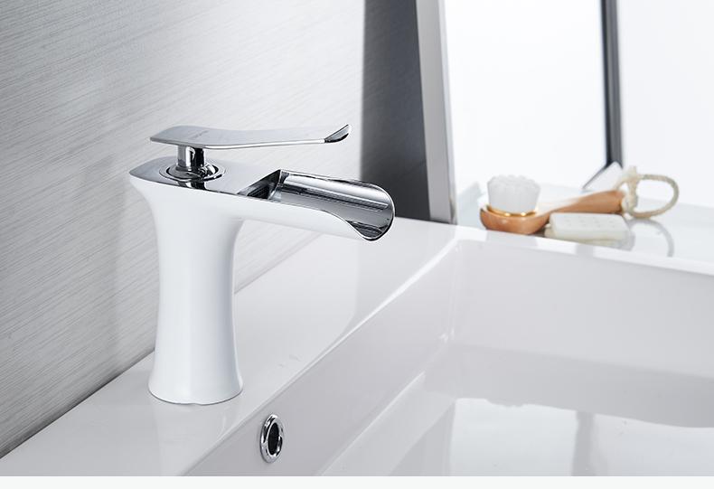 Waterfall Basin Faucet — Single Handle Bathroom Sink Faucet
