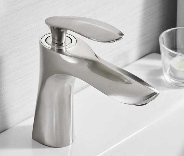 Modern Basin Faucet — Sculptural Single Hole Vanity Faucet