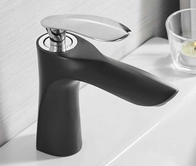 Modern Basin Faucet — Sculptural Single Hole Vanity Faucet