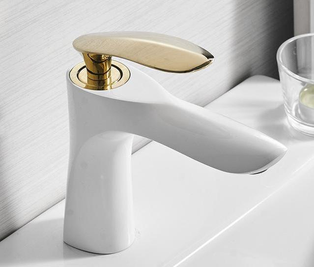 Modern Basin Faucet — Sculptural Single Hole Vanity Faucet